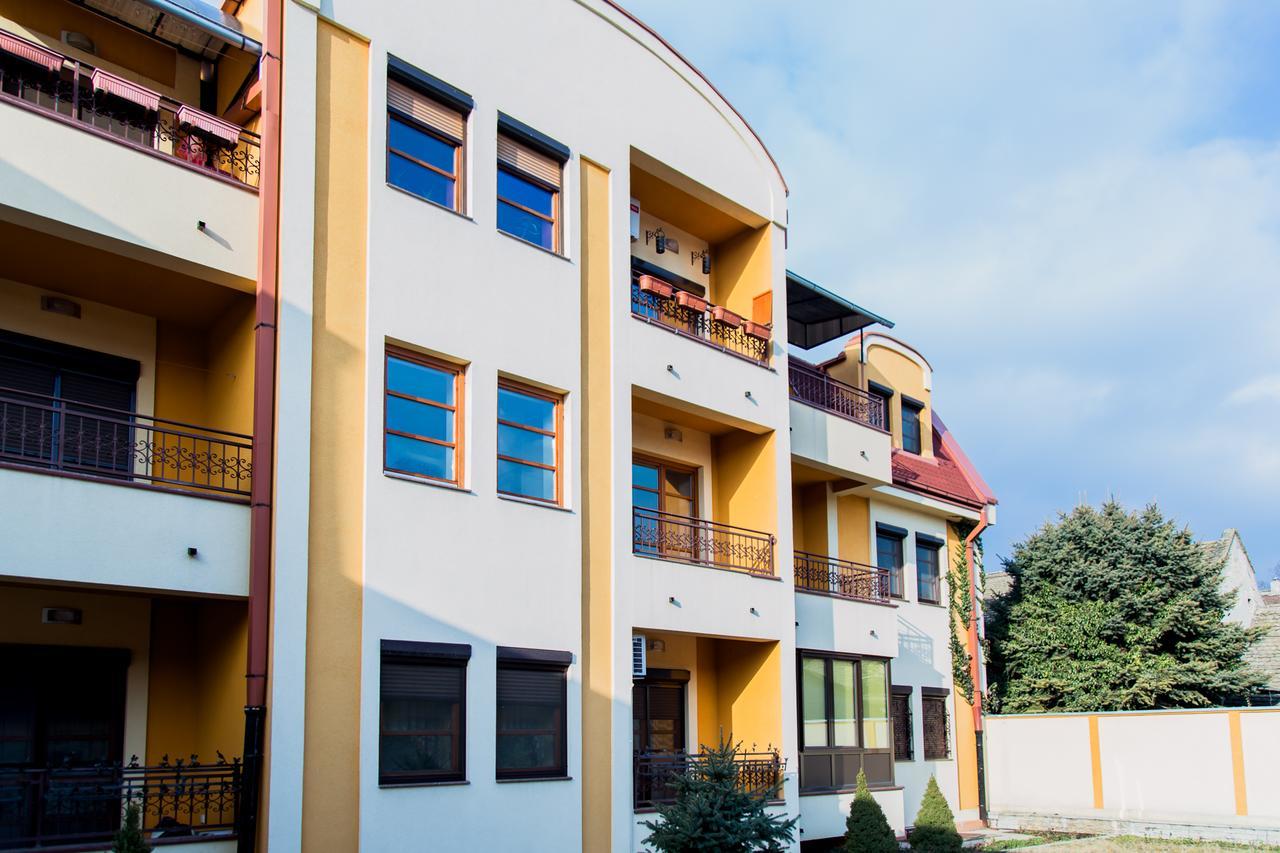 Apartman U Srcu Grada Zombor Kültér fotó