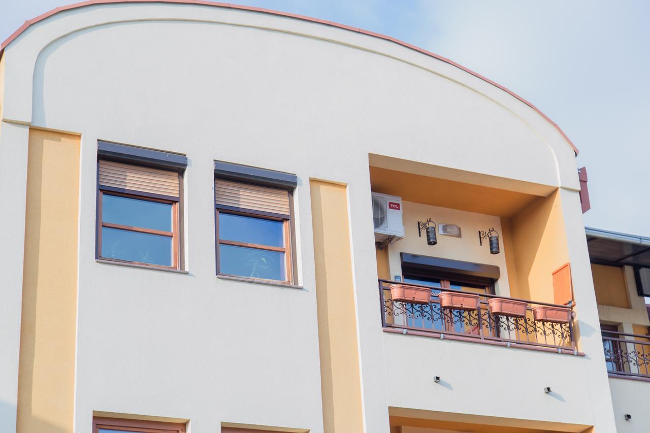 Apartman U Srcu Grada Zombor Kültér fotó